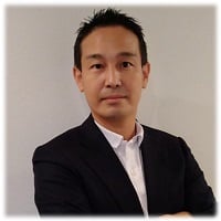 西田　卓爾 氏