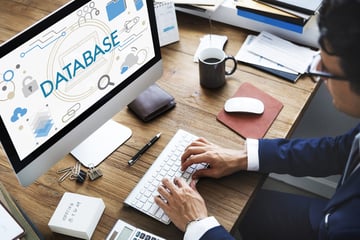 クラウドデータベースとは？オンプレミス型との違い