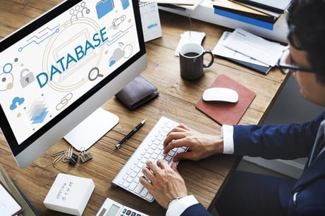 クラウドデータベースとは？オンプレミス型との違い